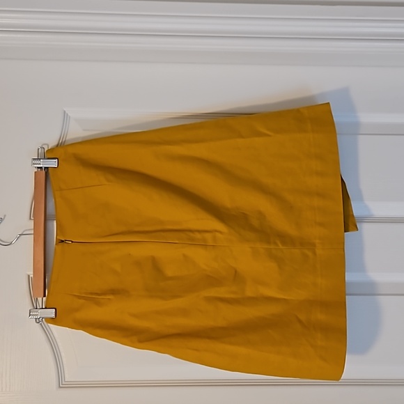 Skirt - Picture 2 of 2